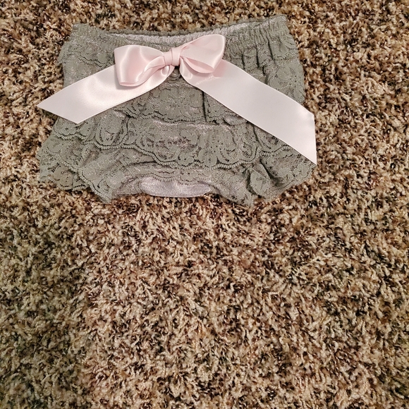 Lace bloomers with pink bow - Picture 1 of 2